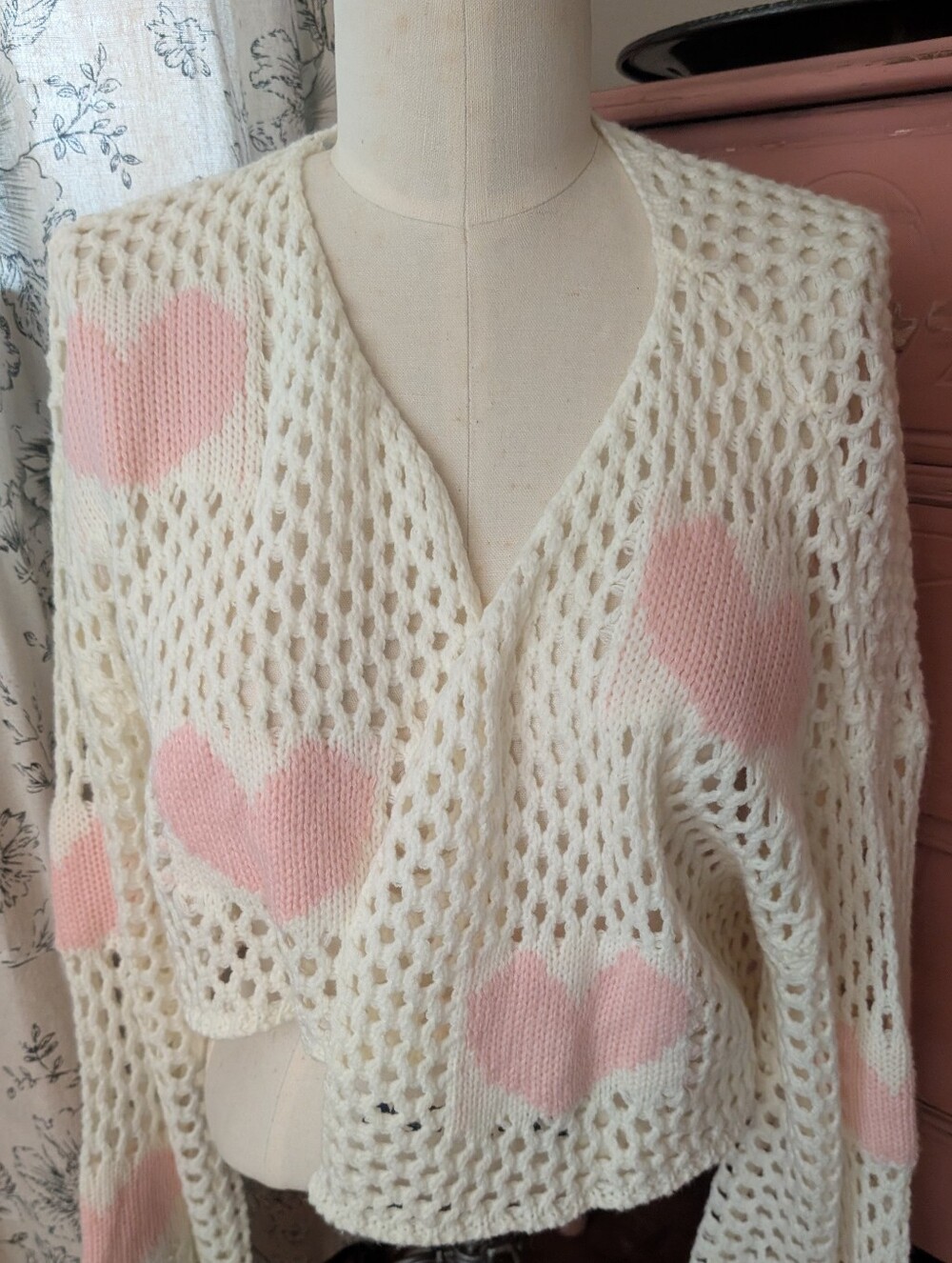 Heart crochet sweater, cropped style, Size 1X, cover up, layering sweater